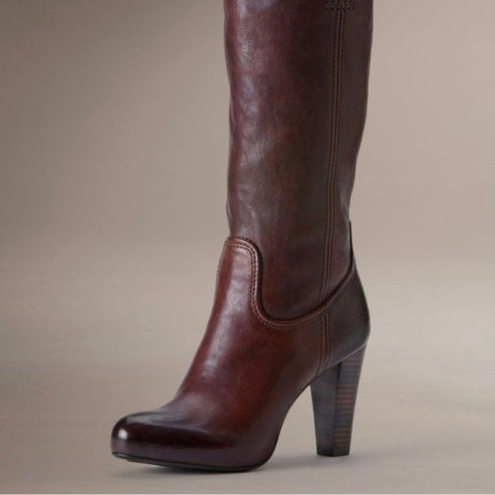 Frye Miranda zip up tall boot size 7M